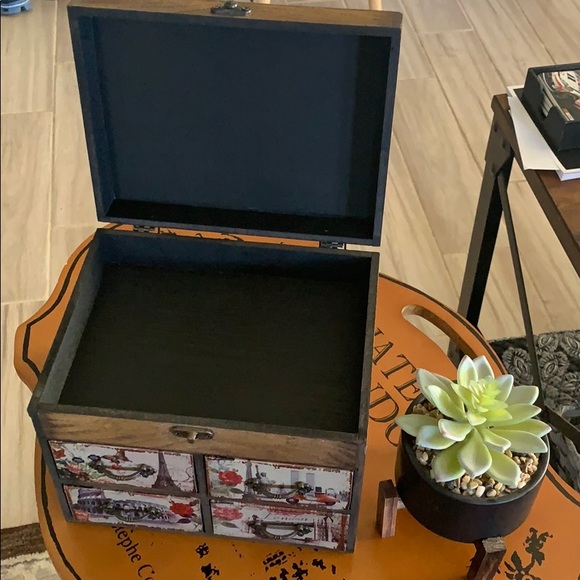 Parisian Jewelry Organizer - Picture 2 of 5